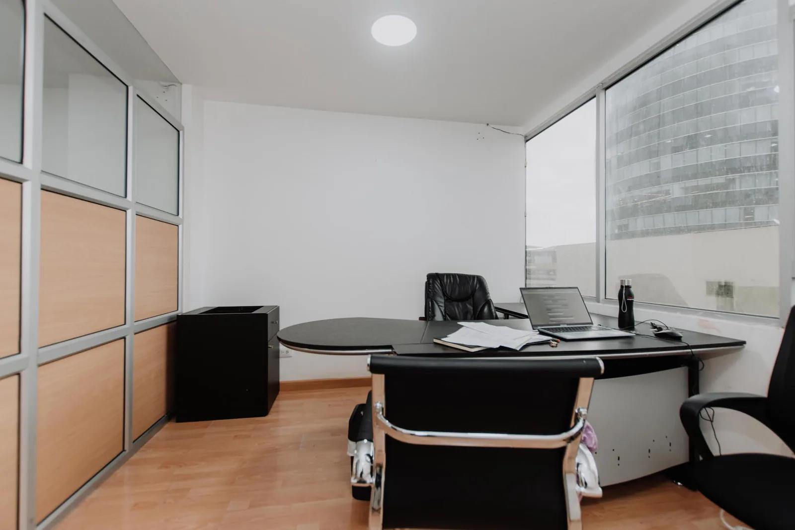 Oficina en venta Edificio Equilibrium, zona Mall del Sol, Norte de Guayaquil – Foto 2