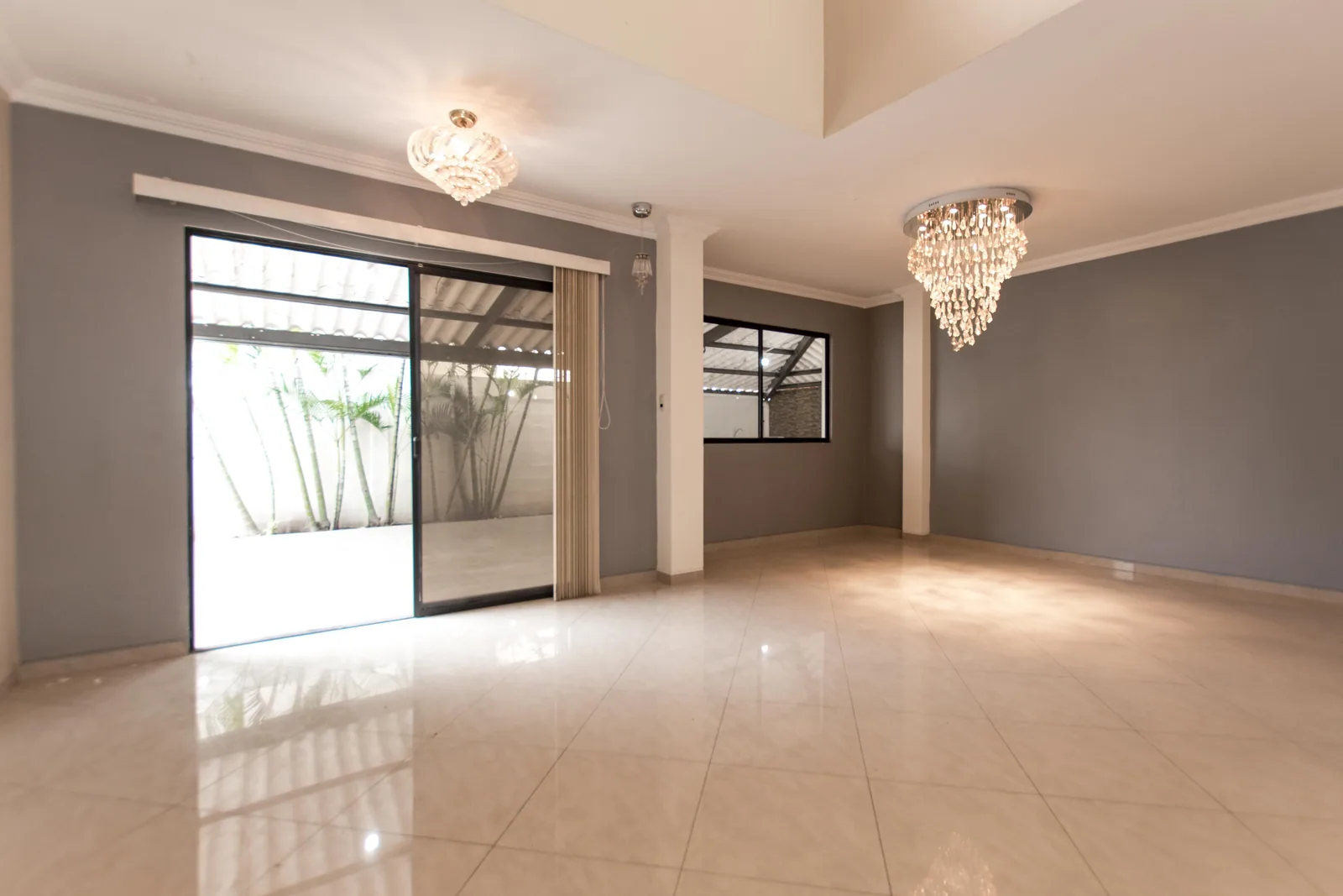 Casa de 4 habitaciones en venta urbanización Portal al Sol, vía a la Costa – Foto 2