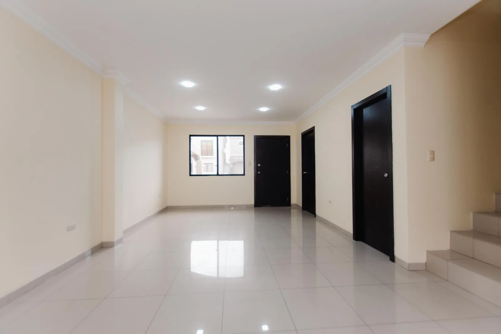 Casa en alquiler ubicada en Urbanización La Romareda, av. Narcisa de Jesús – Foto 3