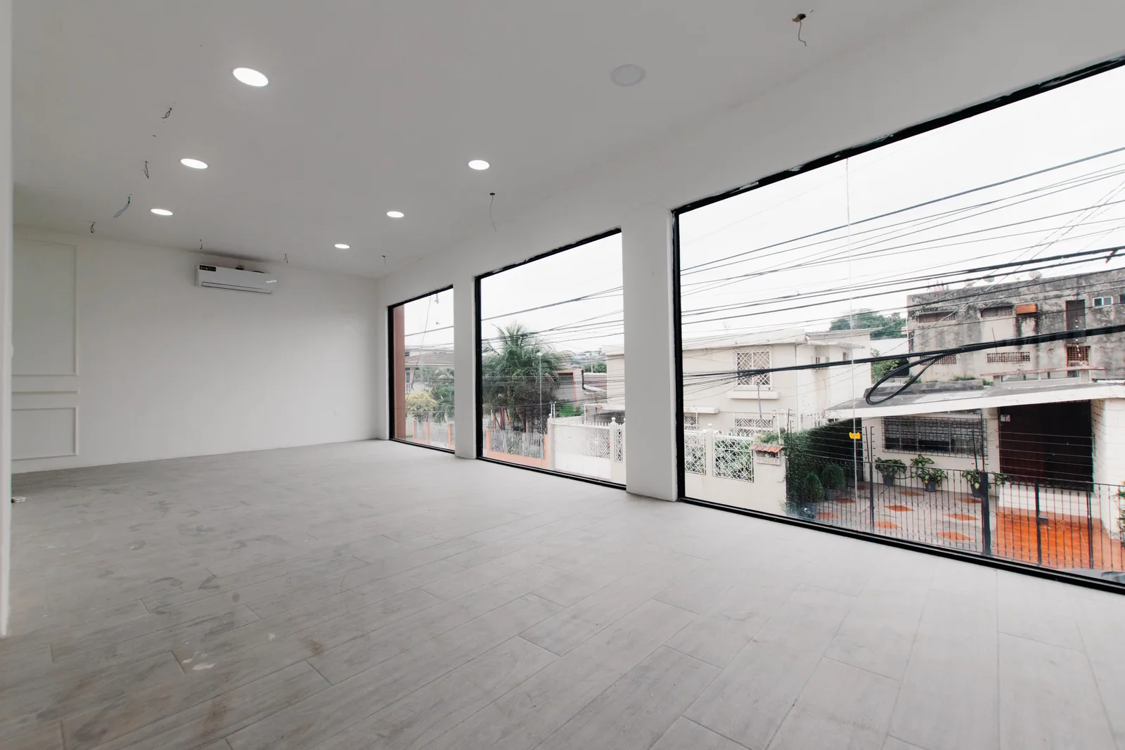 Local comercial en alquiler, Urdesa Central, calle Balsamos y Guayacanes – Foto 1