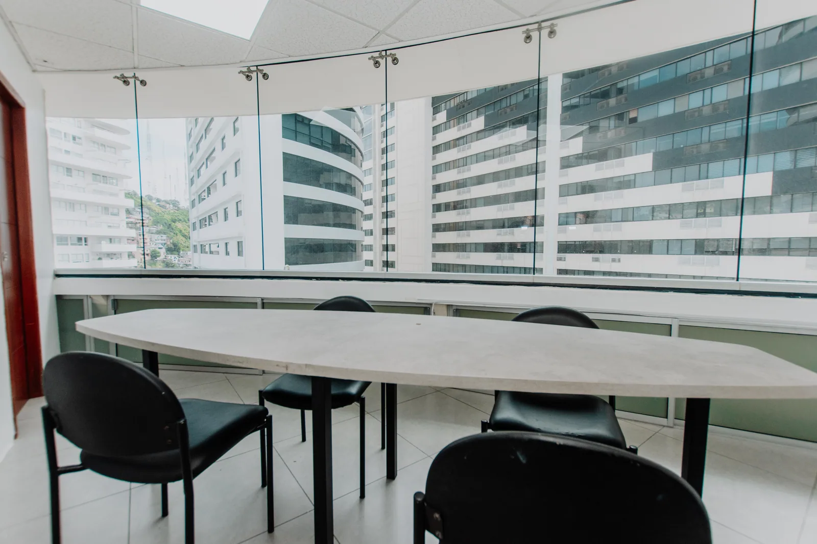 Oficina en venta en The Point, Puerto Santa Ana – Foto 2
