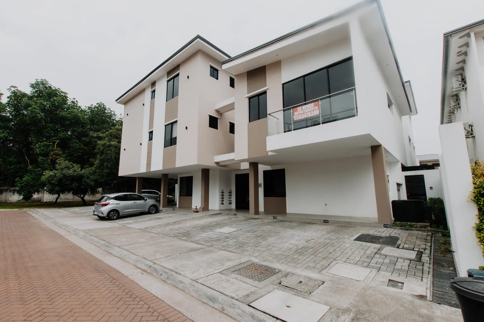 Suite en venta urbanización Punta Esmeralda en via a la Costa, Guayaquil – Foto 1