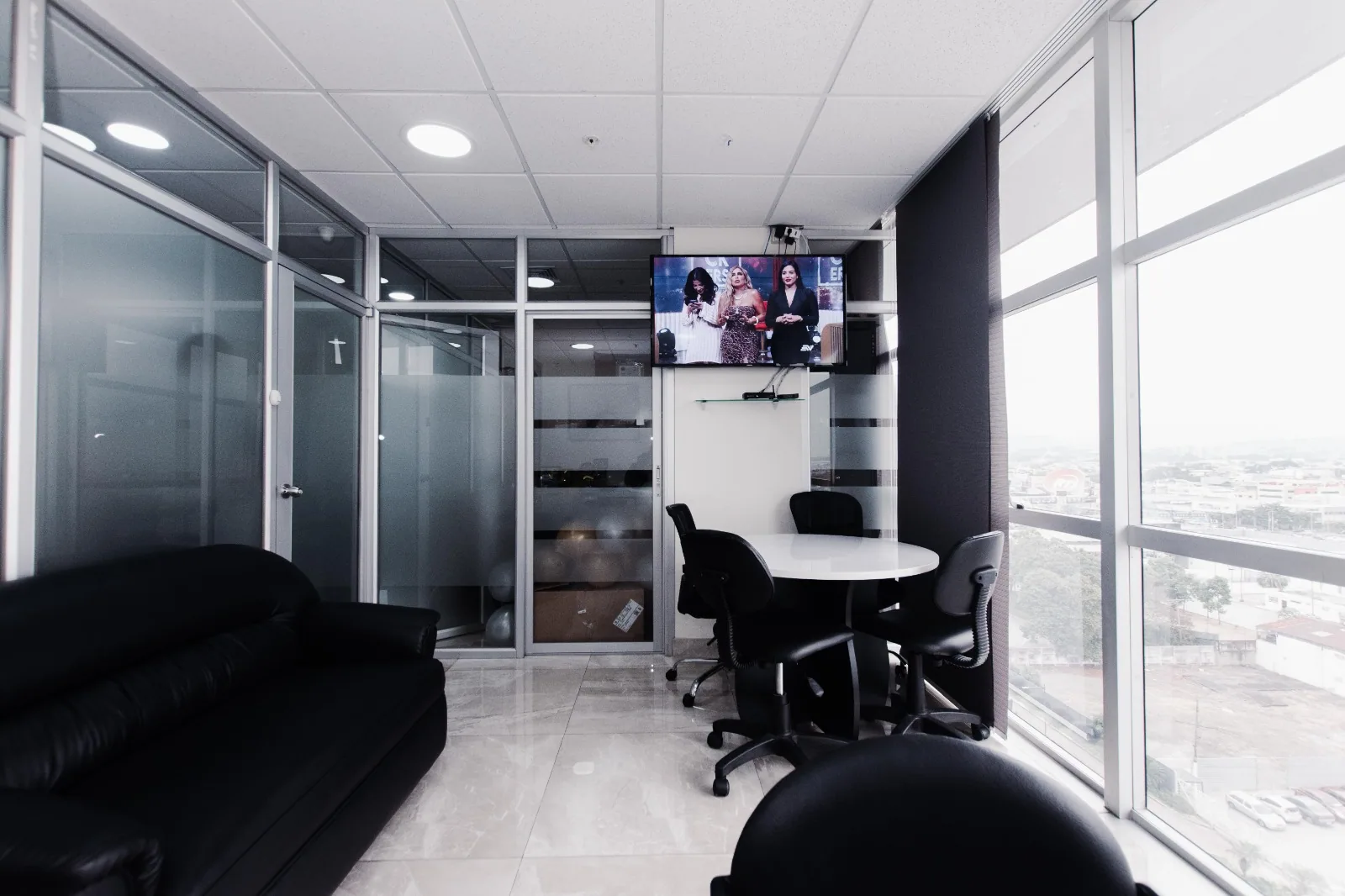 Oficina en venta, Sky Building, junto al aeropuerto – Foto 1