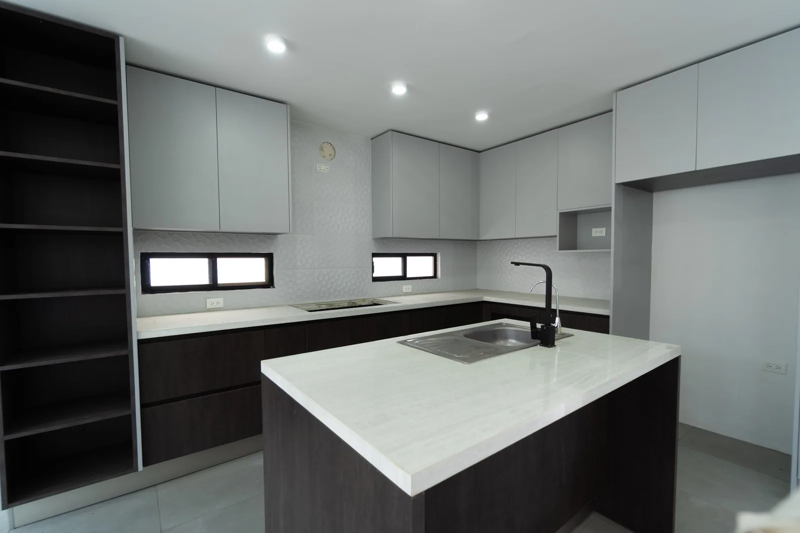 Casa de estreno en venta en Urbanización San Antonio, vía Samborondón – Foto 3