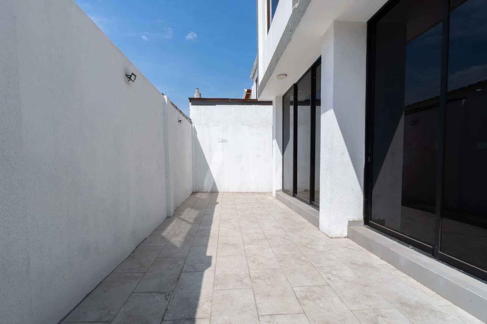Casa de estreno en venta en Urbanización San Antonio, vía Samborondón – Foto 5