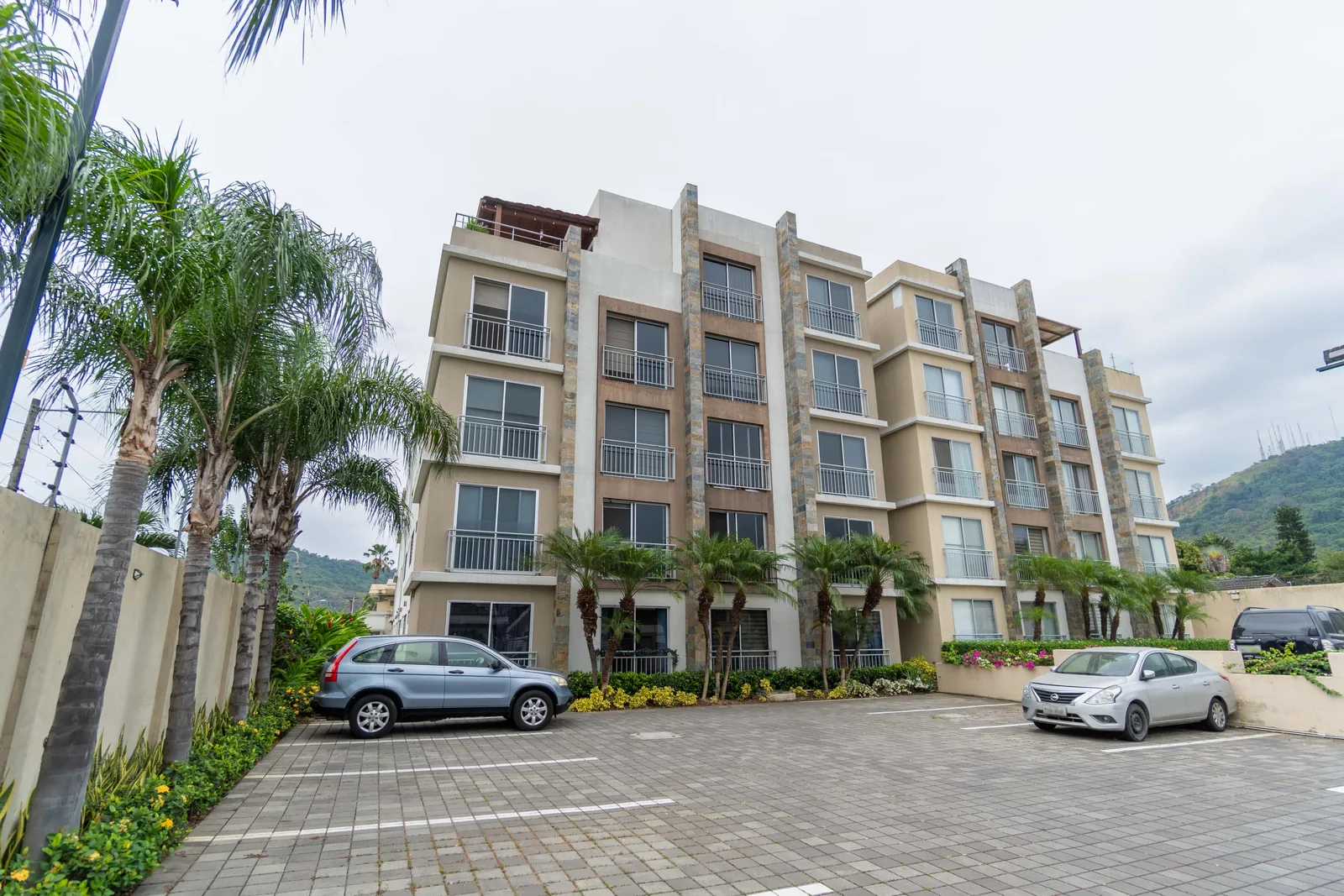 Departamento amoblado en alquiler en Condominio Victoria, Ceibos  – Foto 1