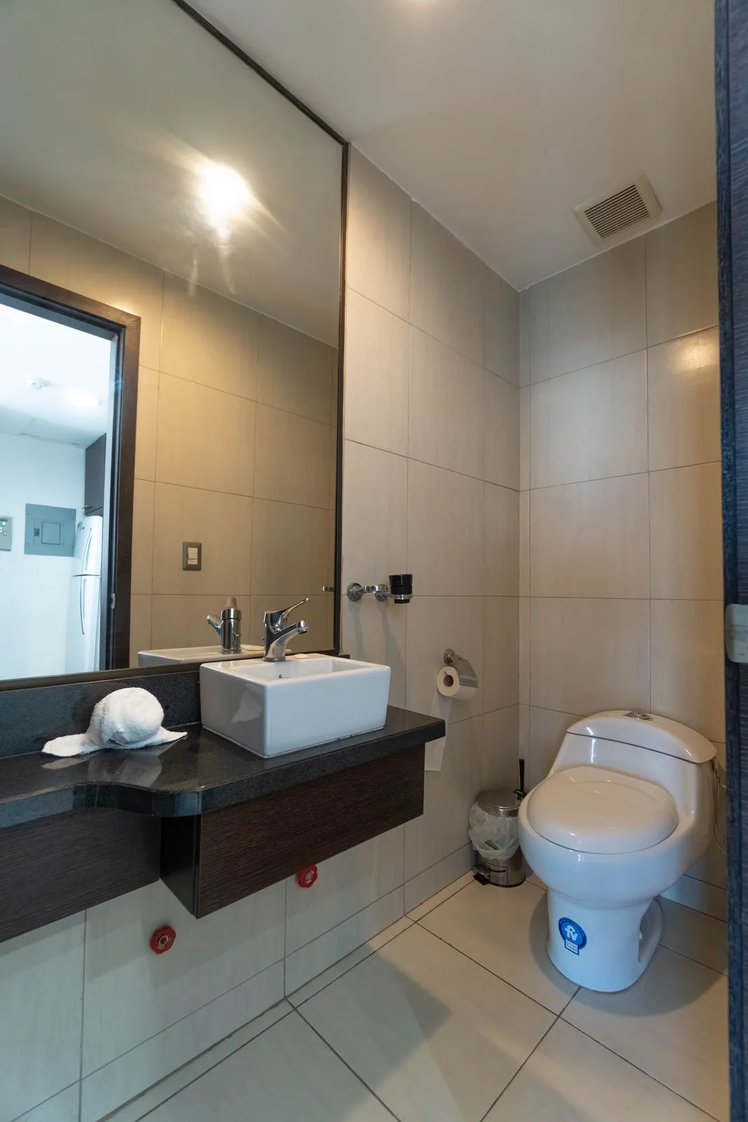 Suite amplia amoblada en alquiler en City Suites, norte de  Guayaquil – Foto 2