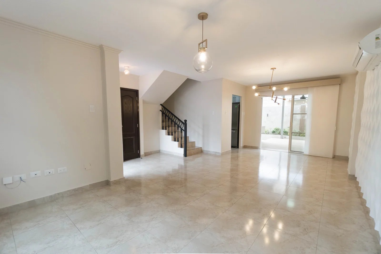 Casa en venta, Casa Laguna, etapa Paradisa, AURORA, Av. Febres Cordero – Foto 5