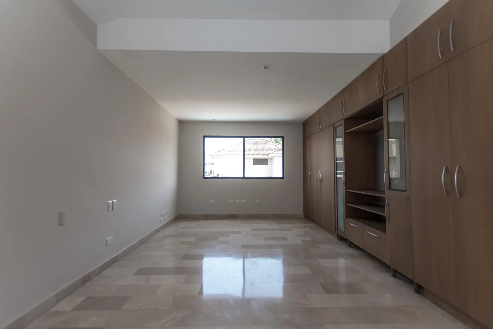 Casa en alquiler remodelada en la Urb. Villanueva, Km 1, Vía Samborondón – Foto 2