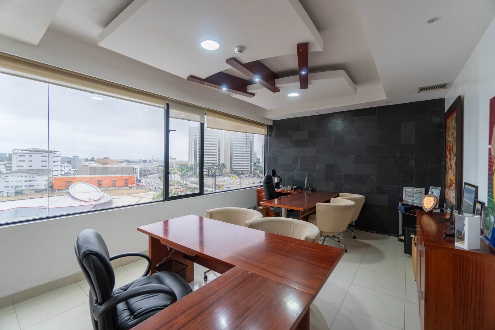 Oficinas en ventas en Edificio Torre Atlas. Norte de Guayaquil – Foto 1