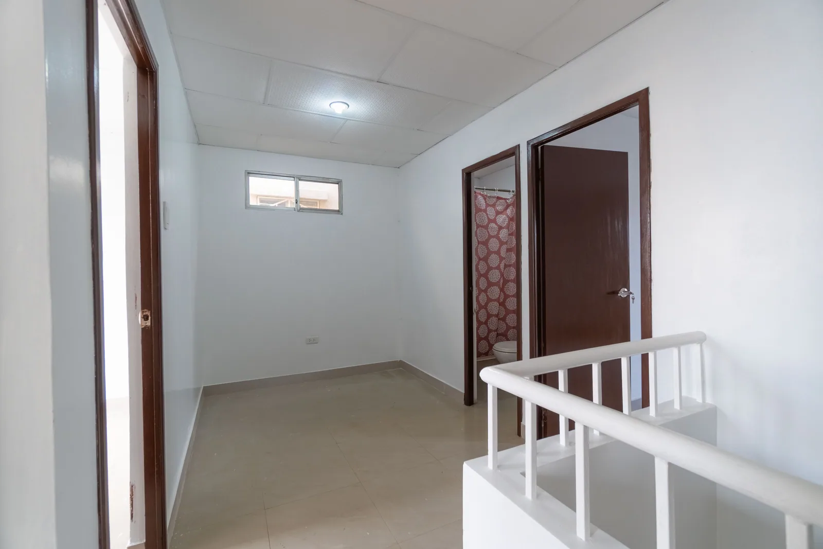 Casa de dos plantas en alquiler en Metropolis II, Av. Narcisa de Jesús, Guayaquil – Foto 2