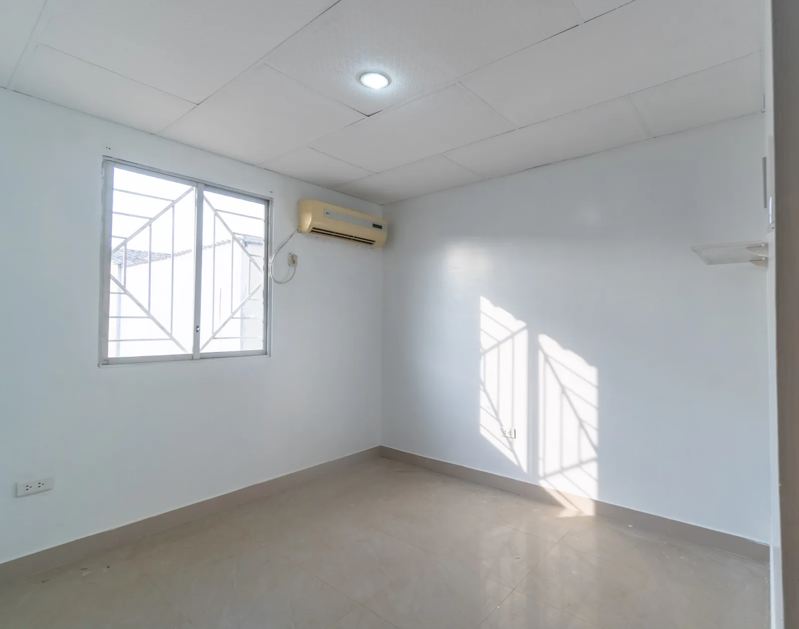 Casa de dos plantas en alquiler en Metropolis II, Av. Narcisa de Jesús, Guayaquil – Foto 5