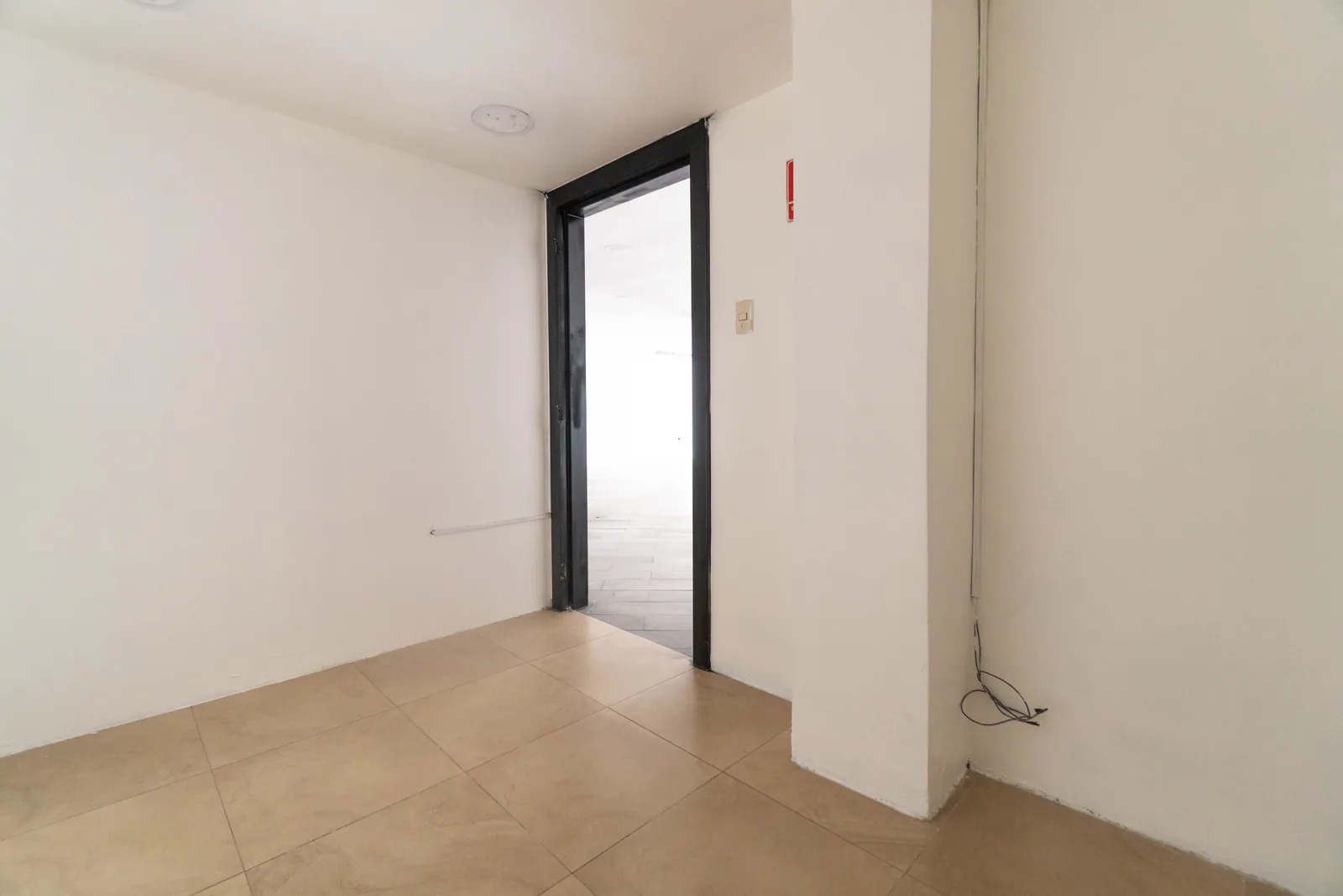 Local comercial en alquiler sobre la Av. San Jorge, Kennedy, Guayaquil – Foto 5