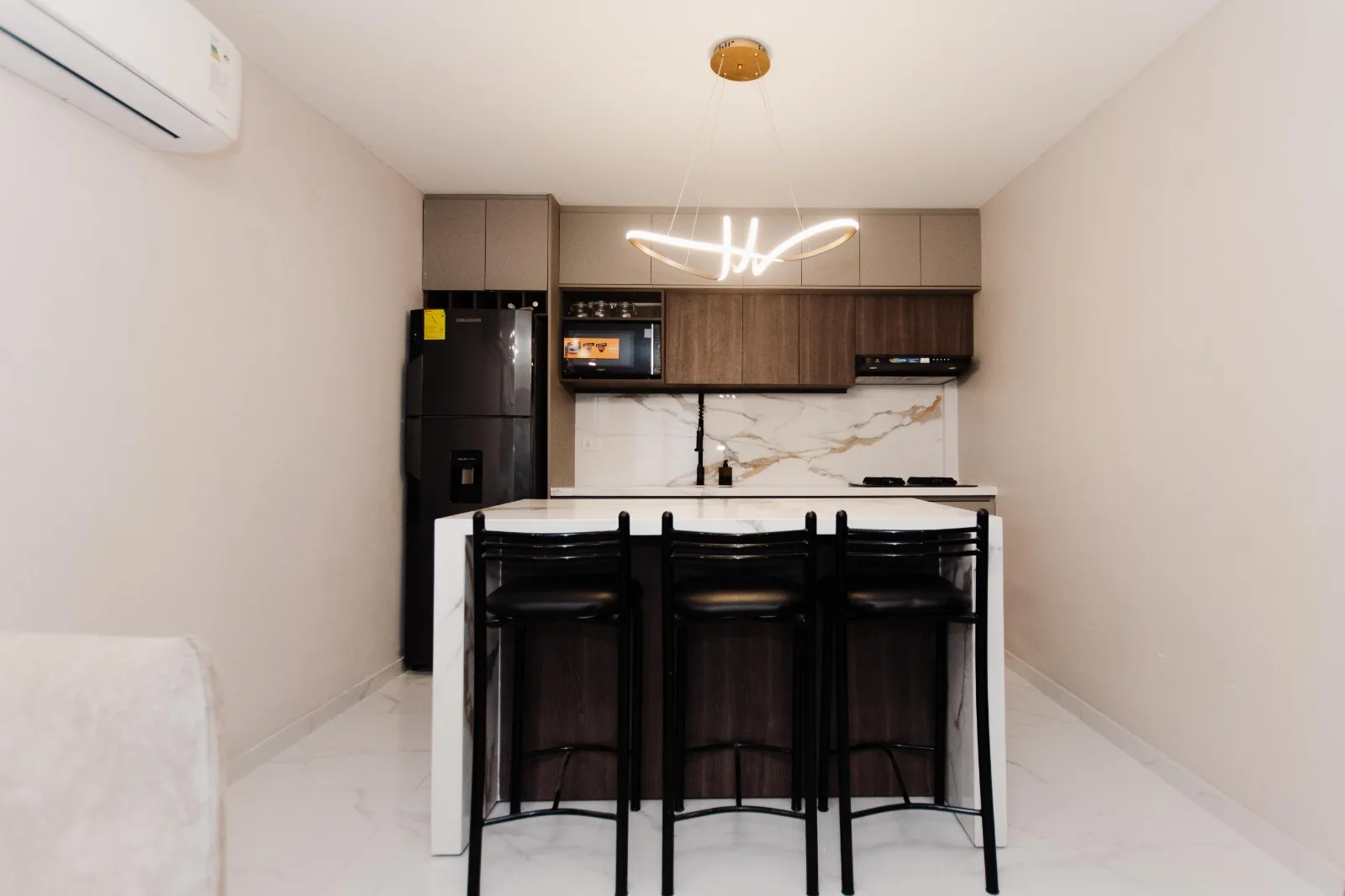 Suite full amoblada en alquiler, Urdesa Central – Foto 1