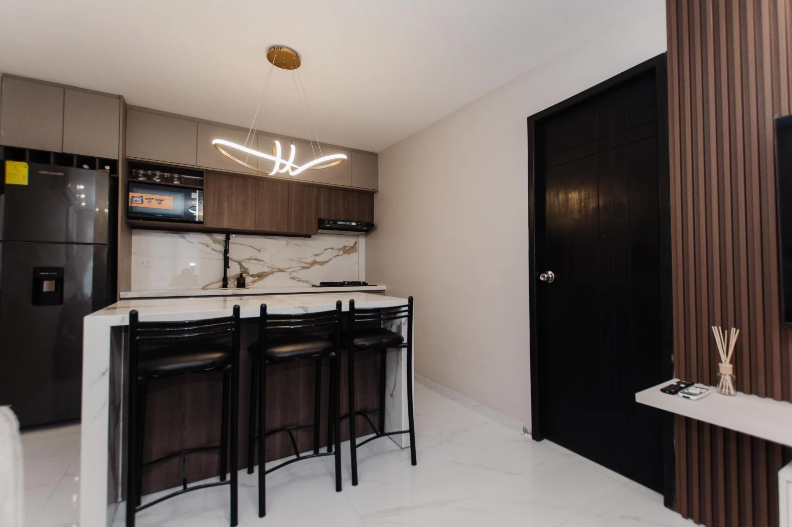 Suite full amoblada en alquiler, Urdesa Central – Foto 2