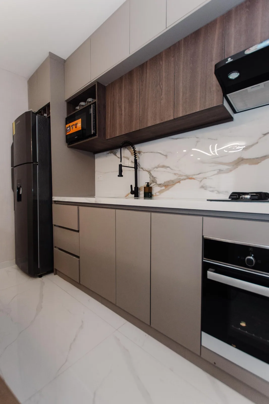 Suite full amoblada en alquiler, Urdesa Central – Foto 4