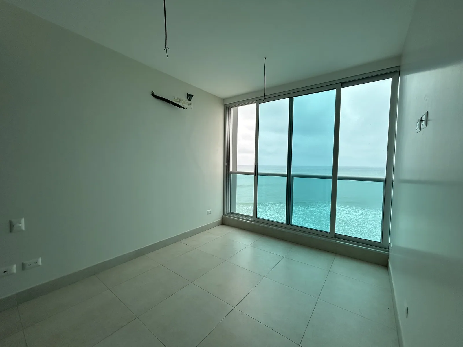 Departamento de oportunidad en venta en Edificio de lujo Baypoint, San Lorenzo, Salinas – Foto 3