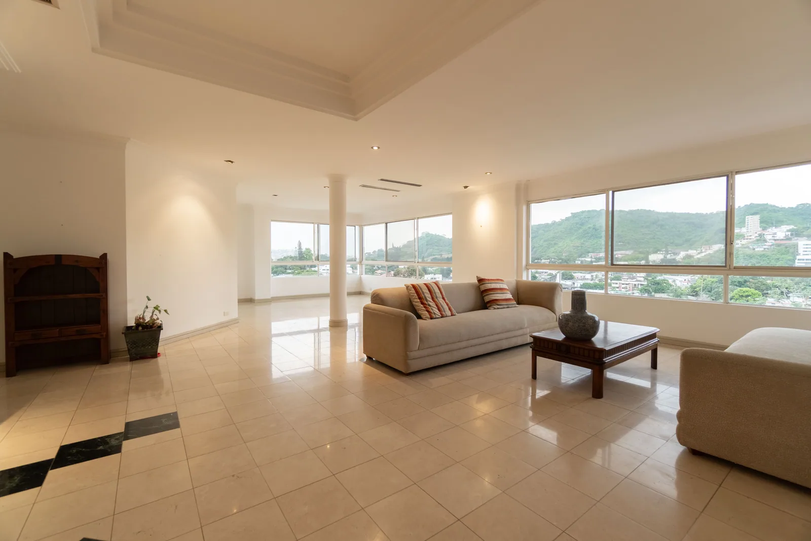 Departamento en alquiler ubicado en Condominio Hidalgo, Ceibos – Foto 2