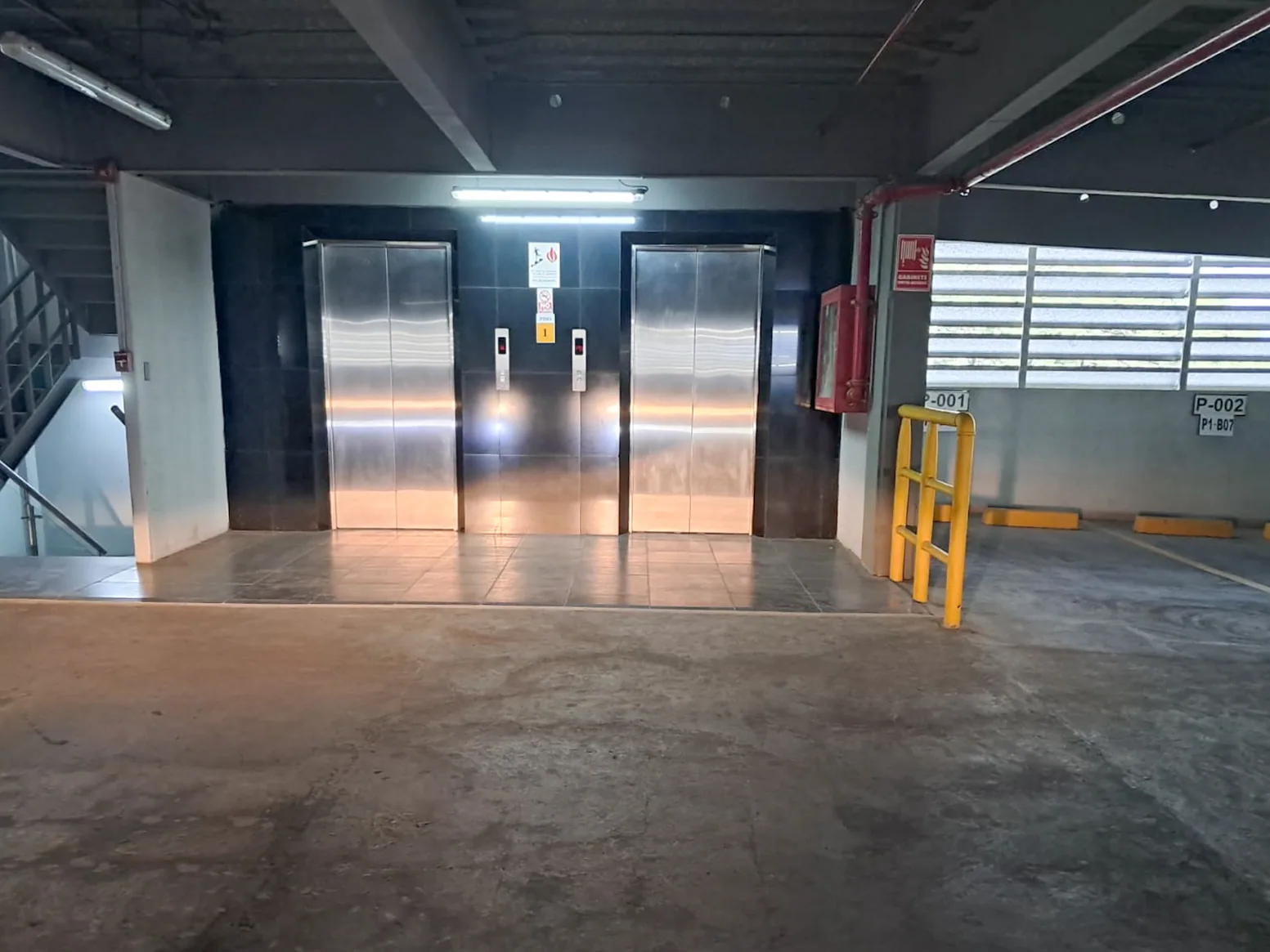Parqueo en alquiler en Edificio City Office, norte de Guayaquil – Foto 1