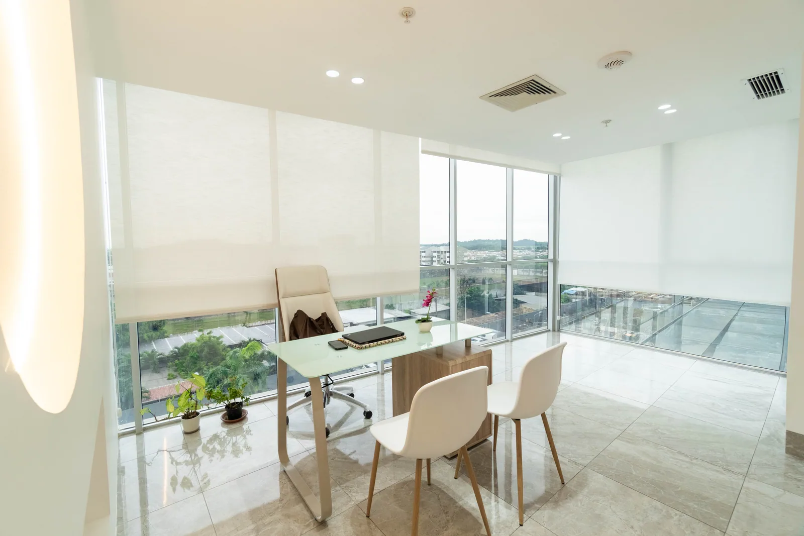Oficina en venta en Platinum Business Center, La Aurora, Guayaquil – Foto 3