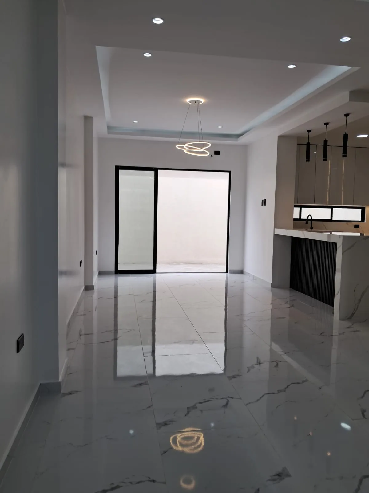 Casa en venta por estrenar en Urbanización San Antonio, vía Daule – Foto 4