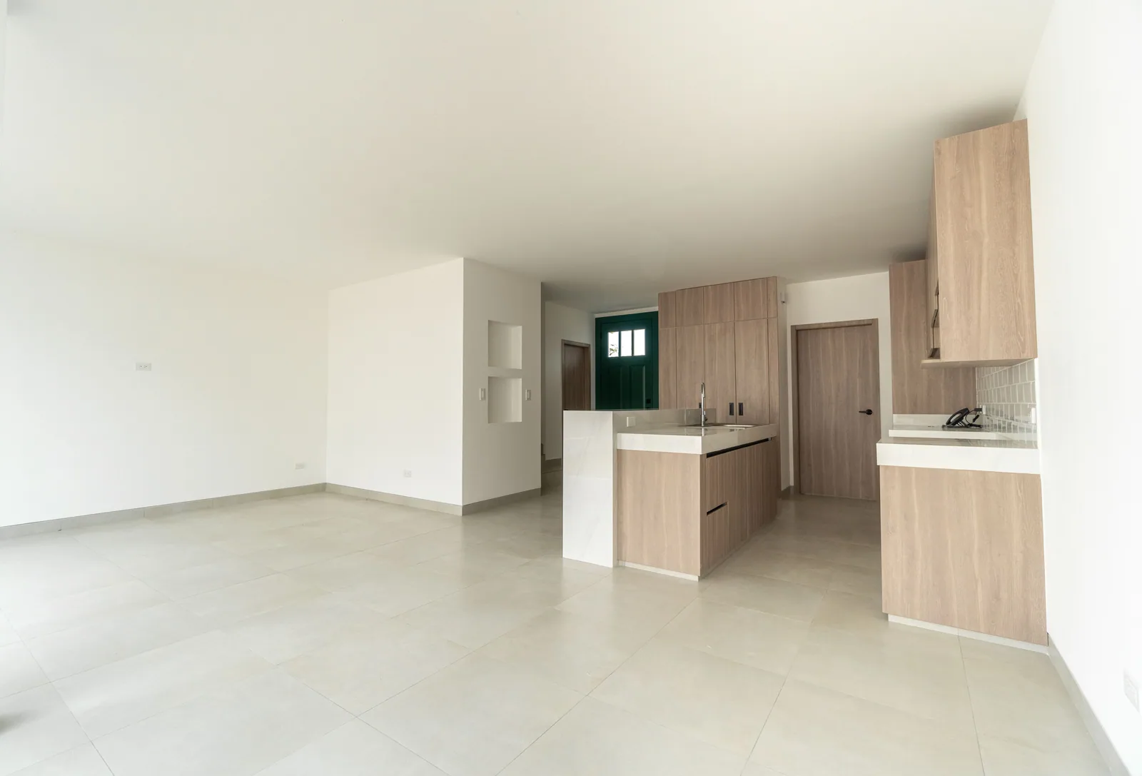 Casa en alquiler de 3 dormitorios en Alba de Bosque, vía a la Costa – Foto 2