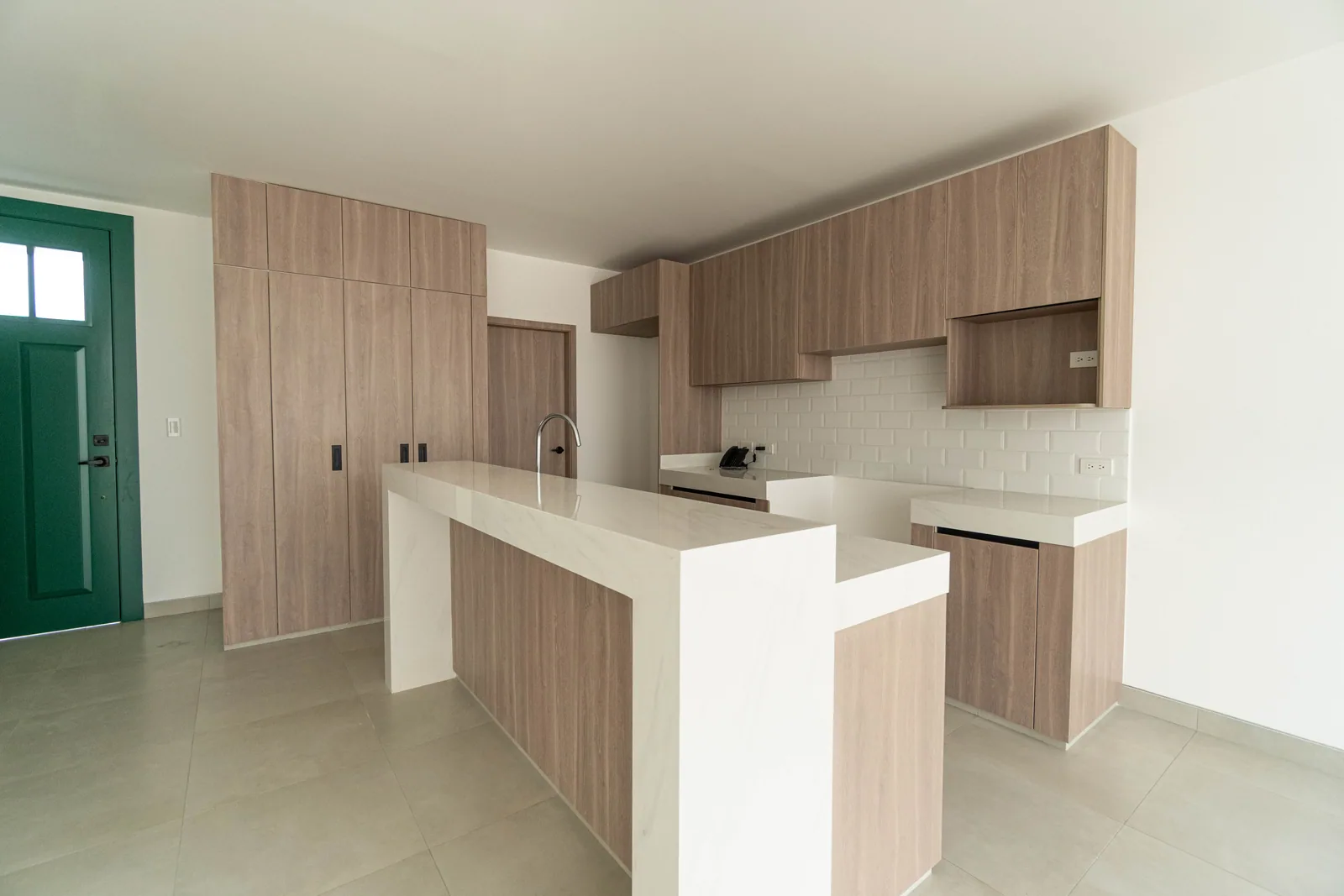 Casa en alquiler de 3 dormitorios en Alba de Bosque, vía a la Costa – Foto 3