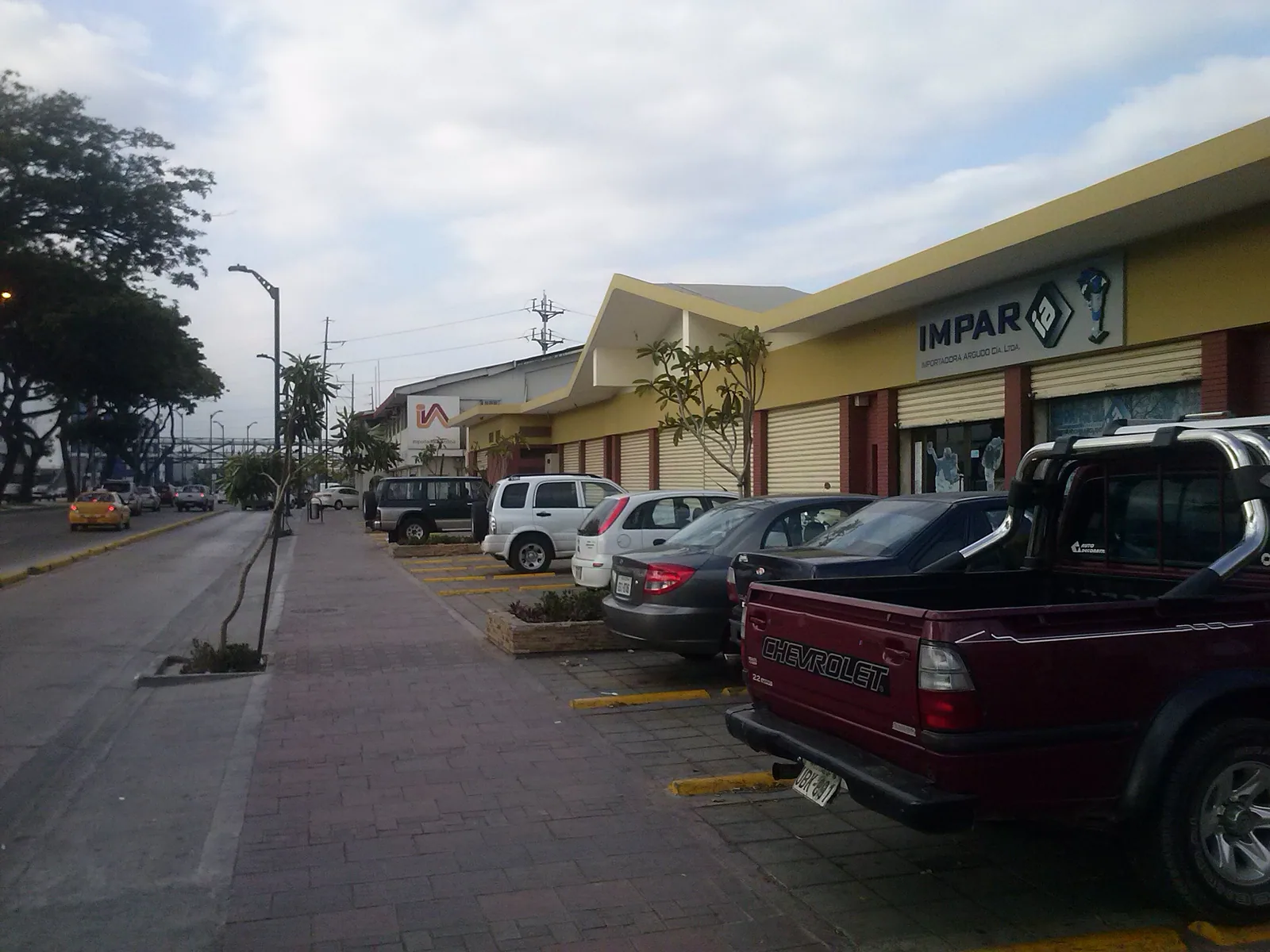 Local comercial en venta Av. de las Américas frente al Estadio Modelo Alberto Spencer – Foto 2