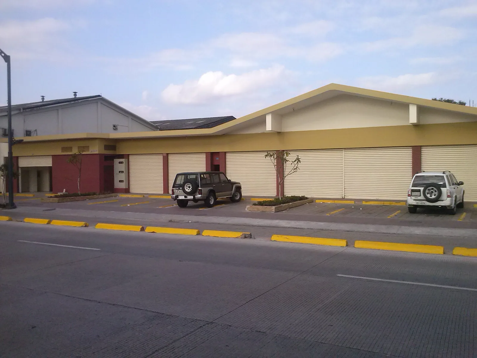 Local comercial en venta Av. de las Américas frente al Estadio Modelo Alberto Spencer – Foto 3