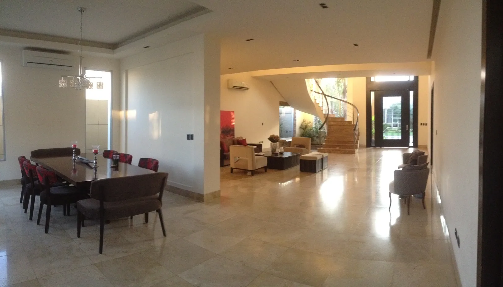 Alquiler de Casa en sector Samborondón Laguna Del Sol  – Foto 1