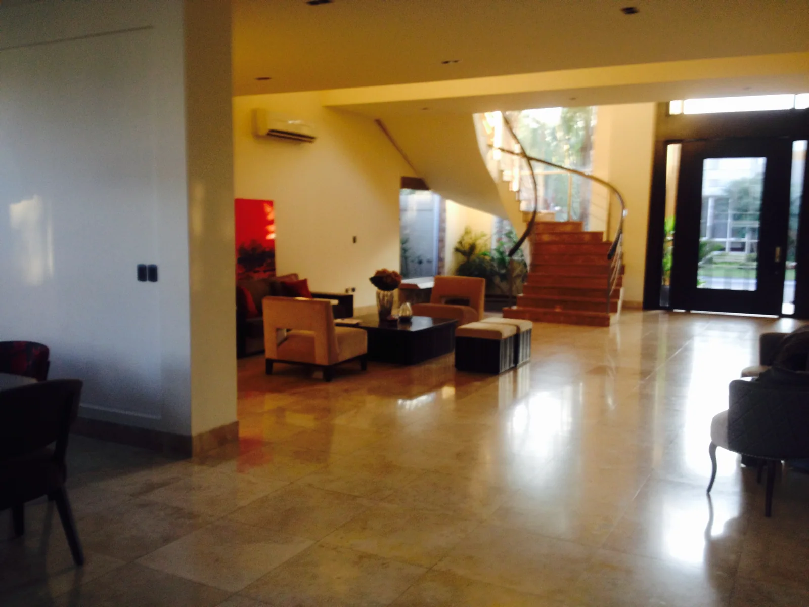 Alquiler de Casa en sector Samborondón Laguna Del Sol  – Foto 2