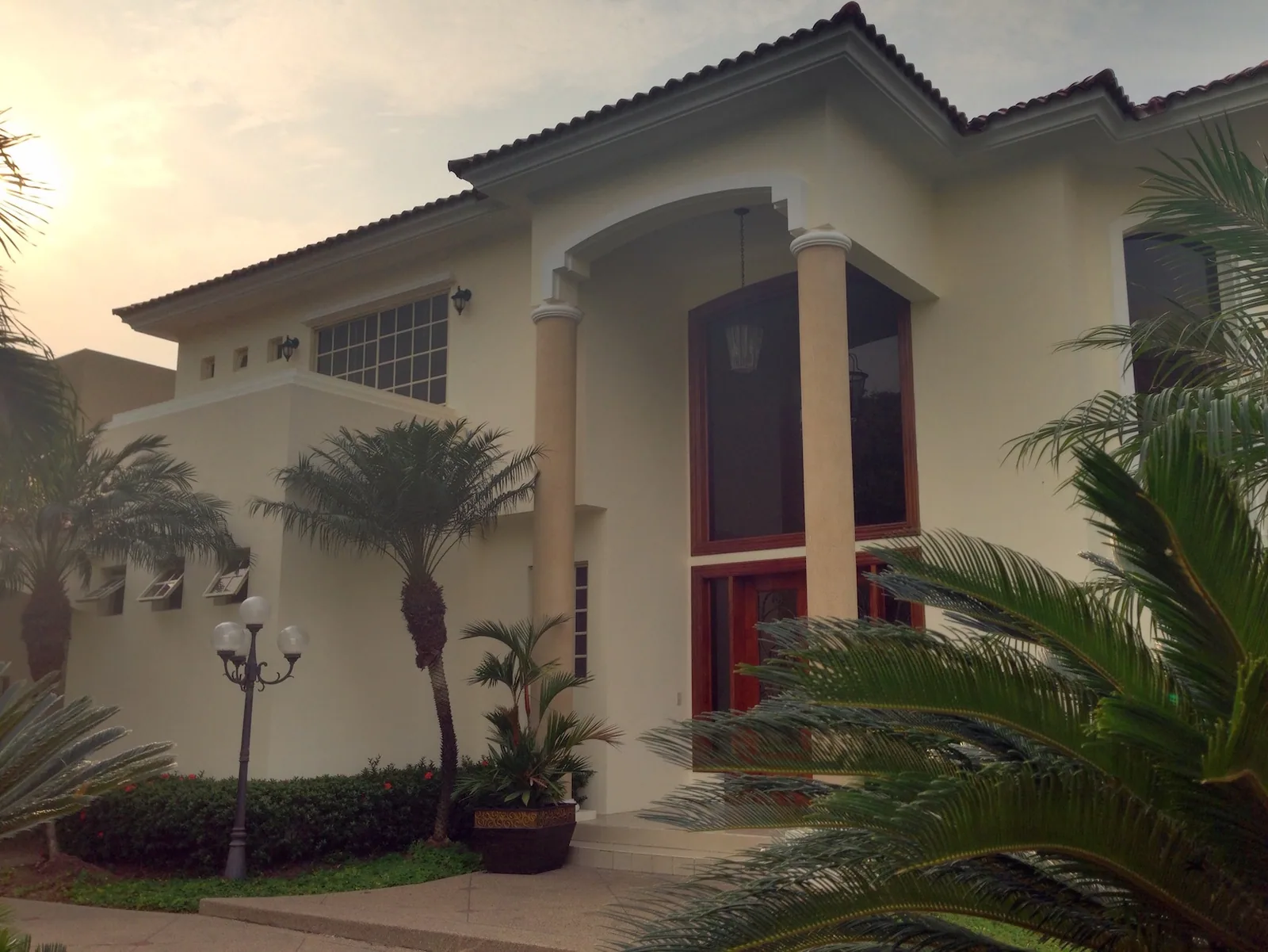 Casa de venta en Samborondón Urbanización Lago Sol de oportunidad – Foto 2