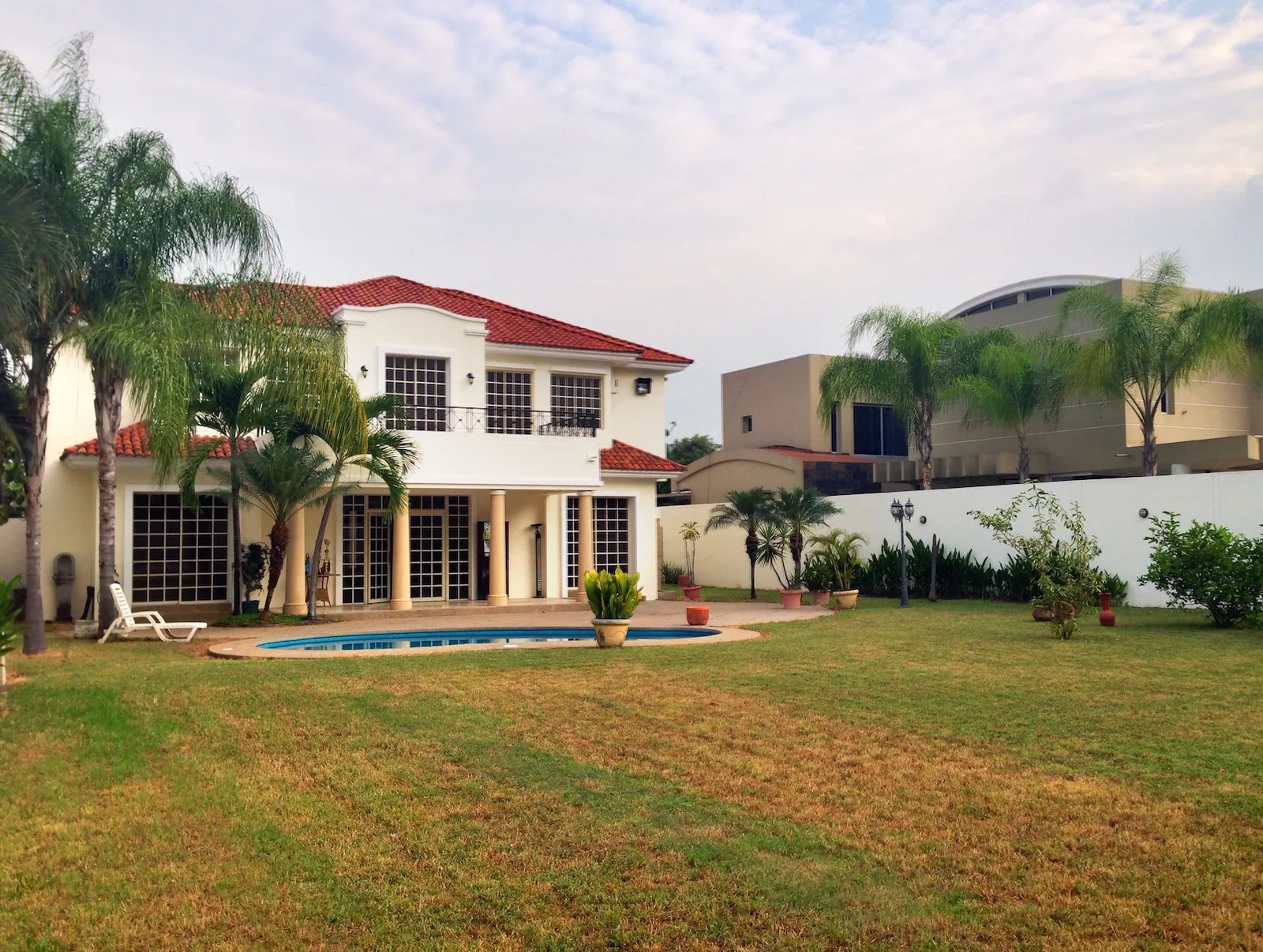 Casa de venta en Samborondón Urbanización Lago Sol de oportunidad – Foto 3
