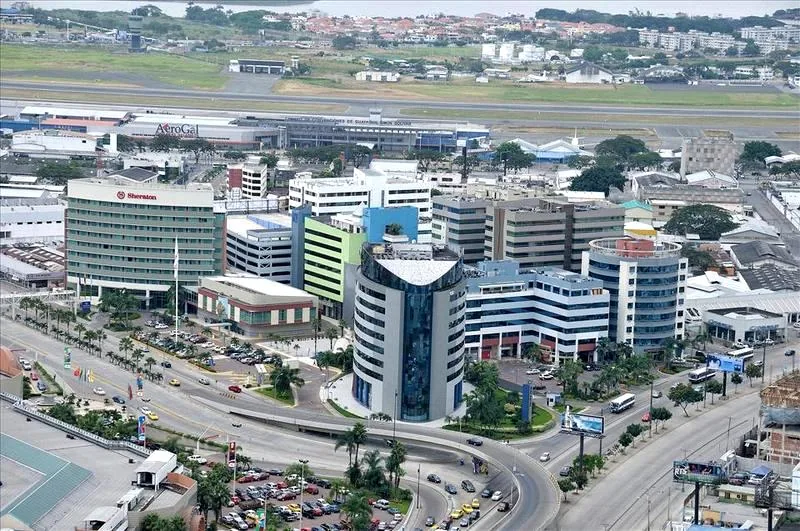Frente al Mall del Sol Alquilo Oficina en el Executive Center norte de Guayaquil – Foto 1