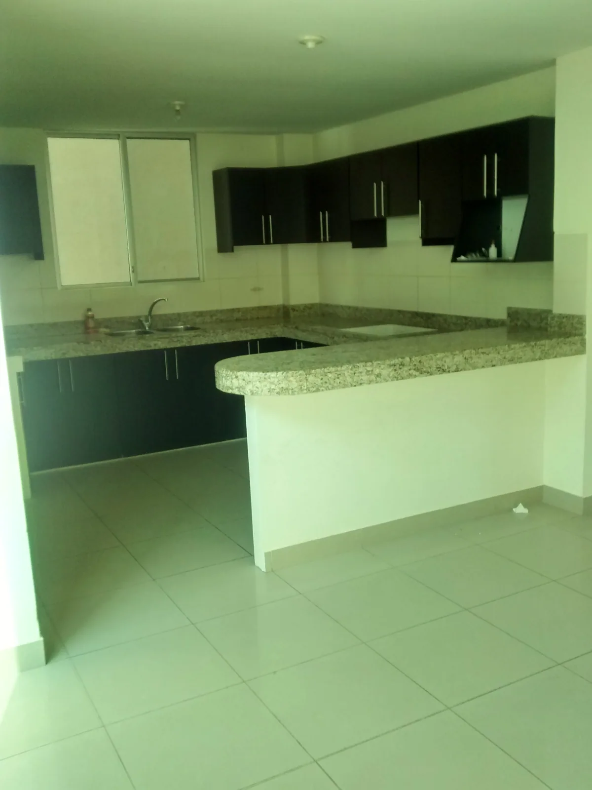 Casa en alquiler en Vía a Samborondón Urbanización Castilla Guayaquil – Foto 2