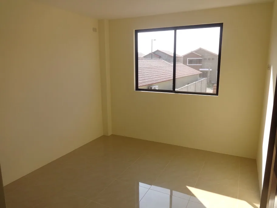 Ciudad Celeste casa en venta con 5 dormitorios en Samborondón – Foto 4