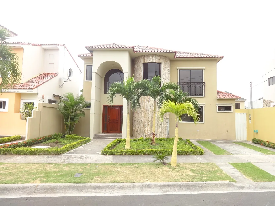 Samborondon Casa en alquiler en Santa Maria de Casa Grande – Foto 1