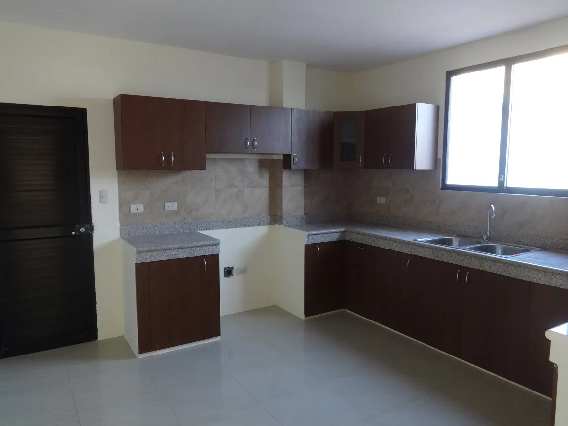 Casa de venta en Bosques de La Costa. Casa de 4 dormitorios en Guayaquil – Foto 3