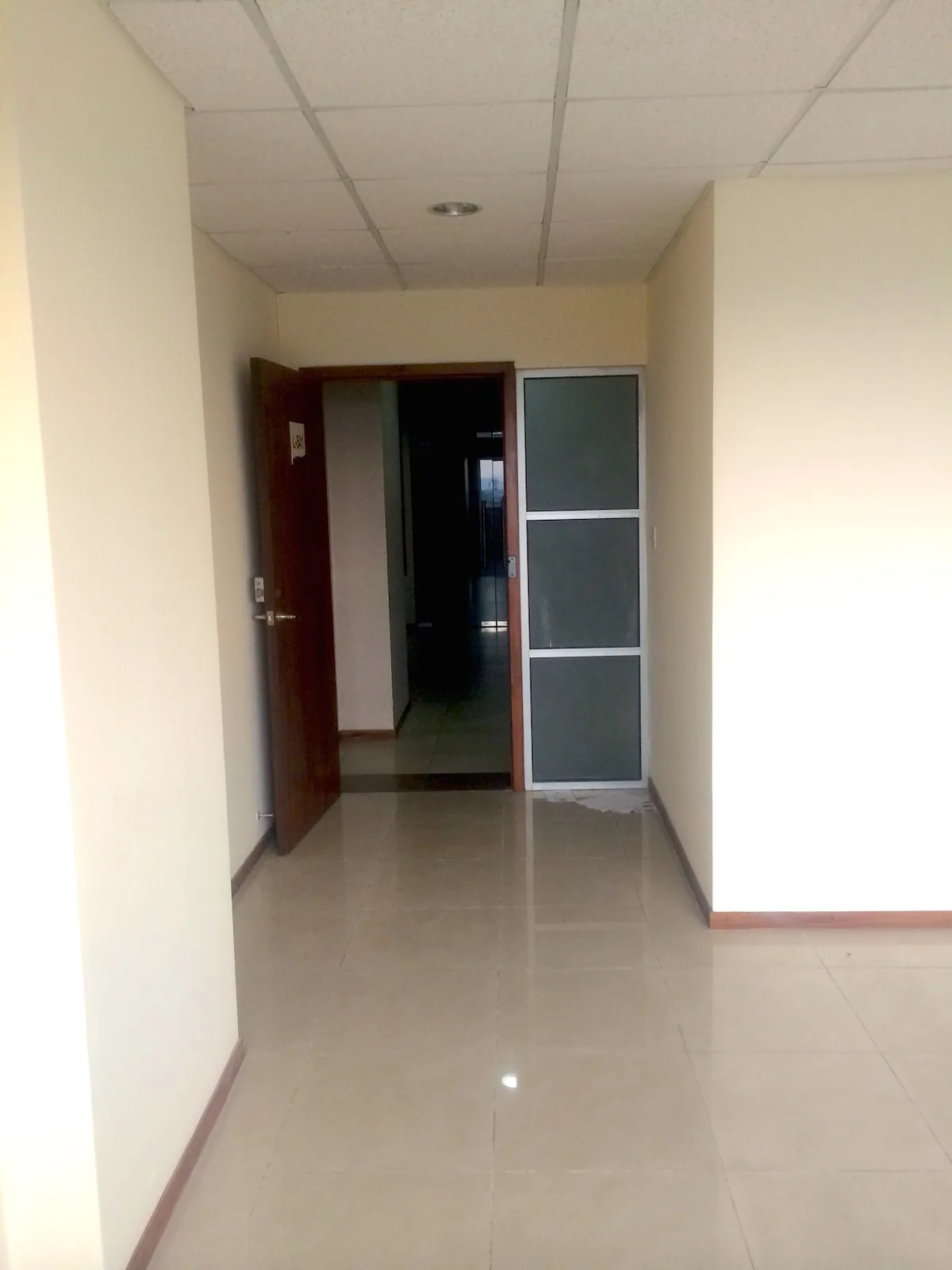 Oficina en alquiler al norte de Guayaquil Trade Building – Foto 2