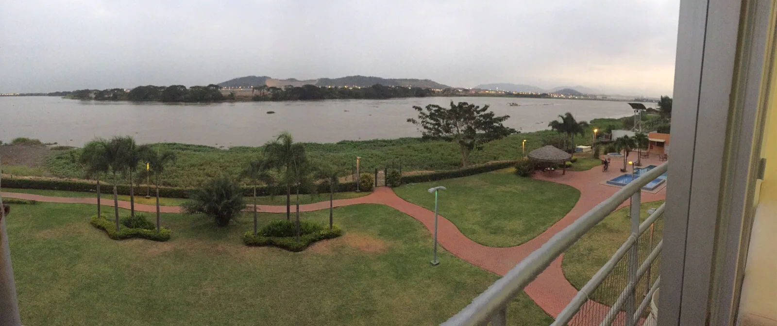 Vendo Departamento de oportunidad en Urb. Altos del Rio – Foto 2