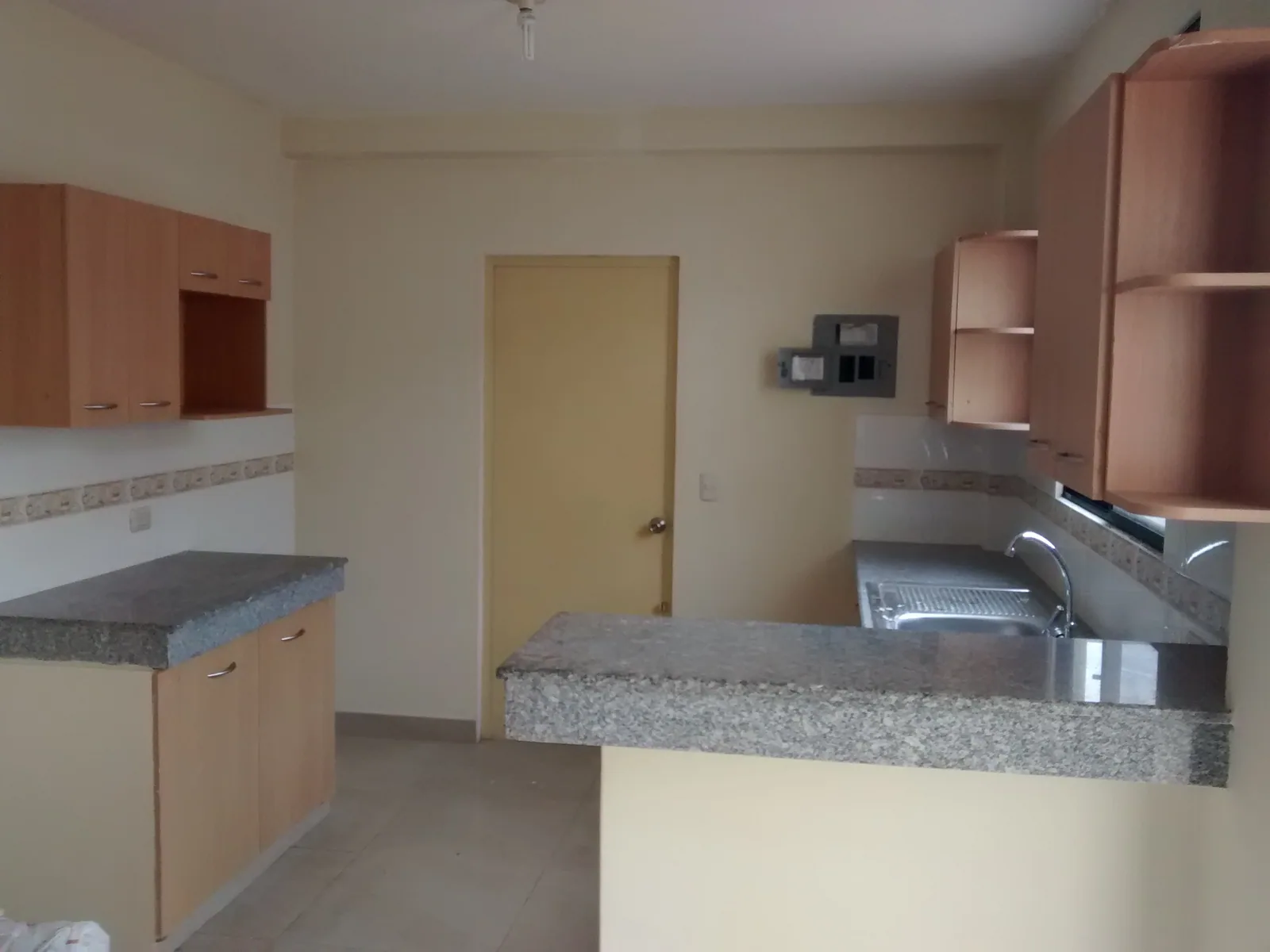 Casa esquinera en alquiler Urb. Milan – Foto 3