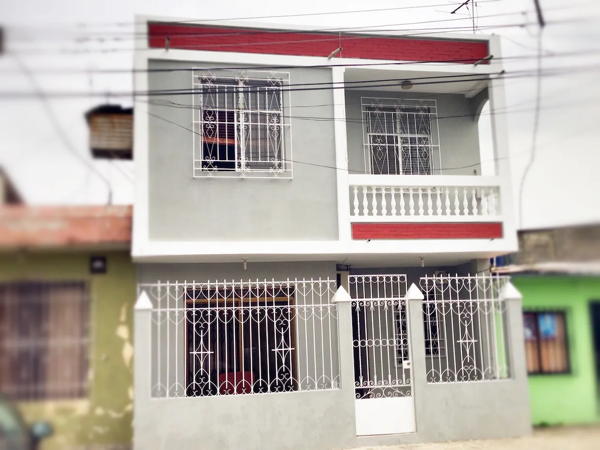 Casa de venta en el norte de Guayaquil. Sector Riocentro norte – Foto 1