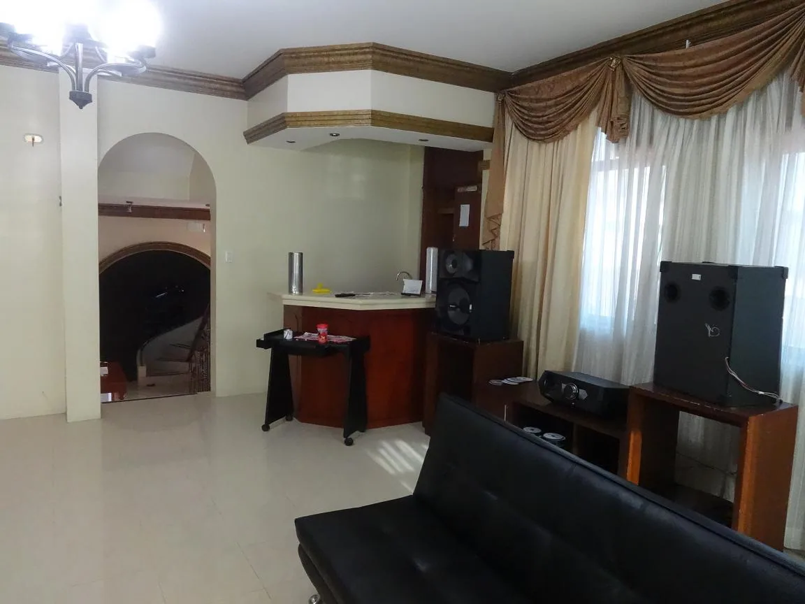 La Garzota, vendo casa esquinera con Locales Comerciales – Foto 4