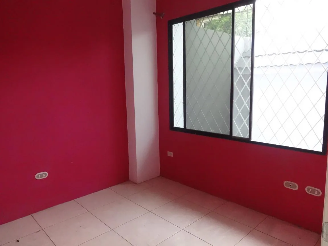 Vendo casa en Urdenor 2 de dos plantas con terraza. Guayaquil Ecuador – Foto 3