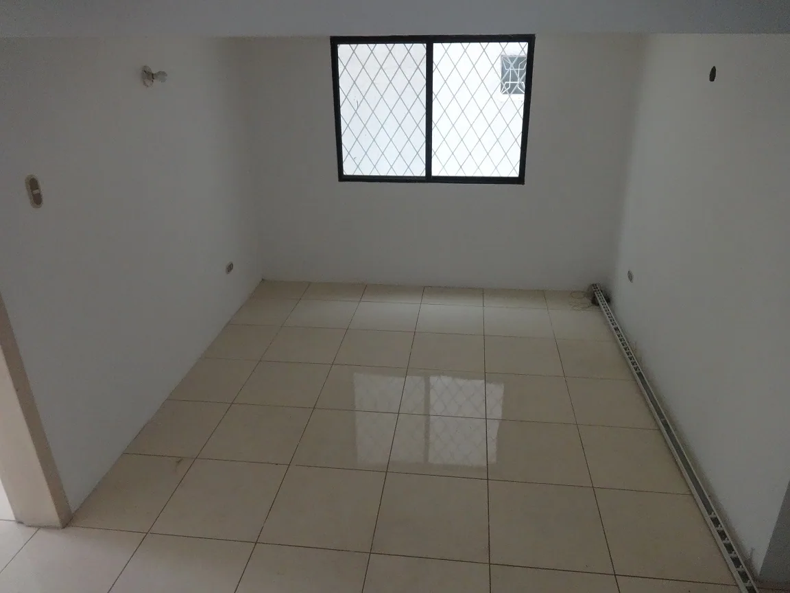Vendo casa en Urdenor 2 de dos plantas con terraza. Guayaquil Ecuador – Foto 5