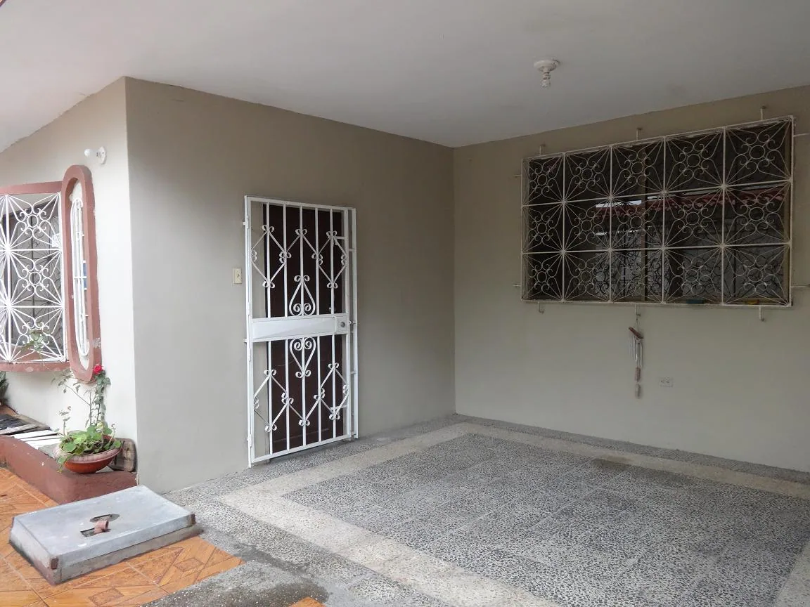 Cdla. Simon Bolivar, Vendo casa rentera cerca de Aeropuerto y Mall Del Sol – Foto 3