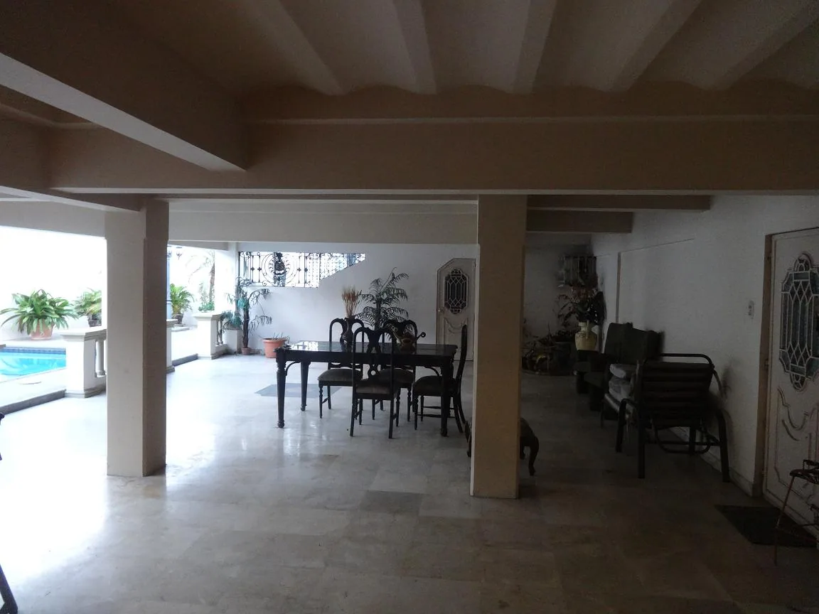Venta de imponente casa de lujo esquinera en el sur de la ciudad  – Foto 4