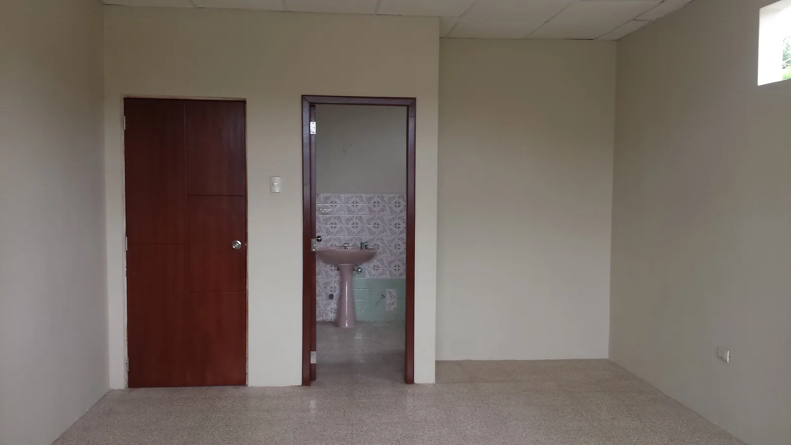 Urdesa Norte Alquilo oficina o  departamento  – Foto 2