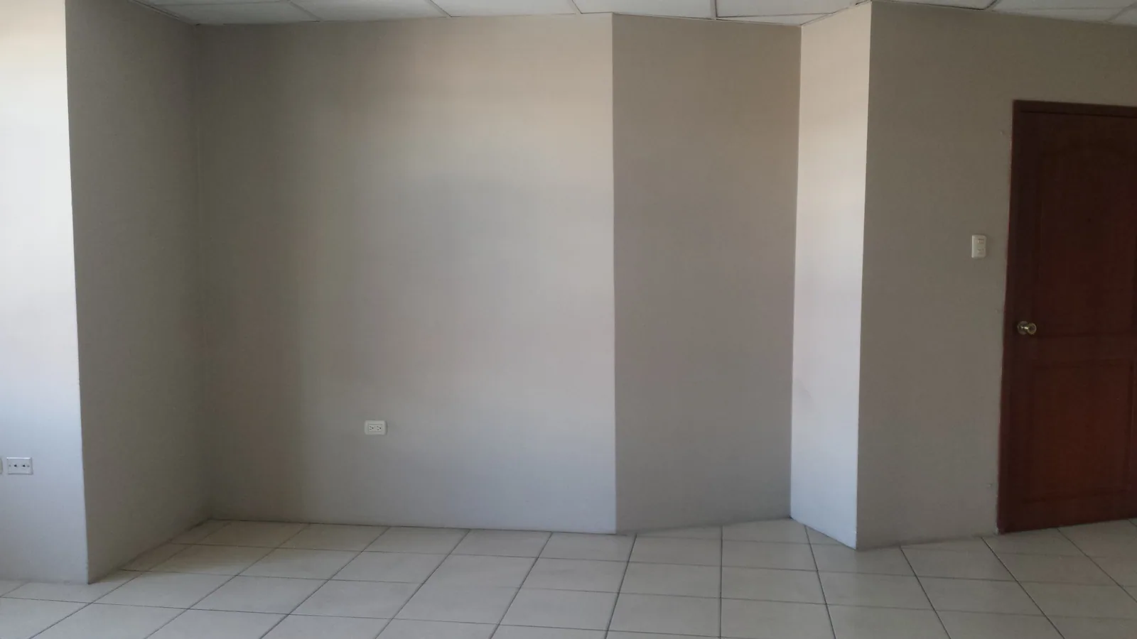 Alquilo Oficina en Kennedy Remodelada – Foto 1