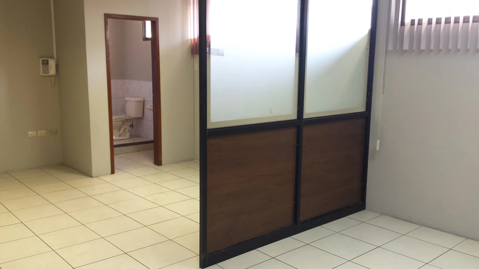 Kennedy alquilo oficina nueva  – Foto 1